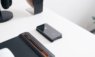 Co mówi o tobie wygląd telefonu? Trend „clean tech” wśród młodych użytkowników
