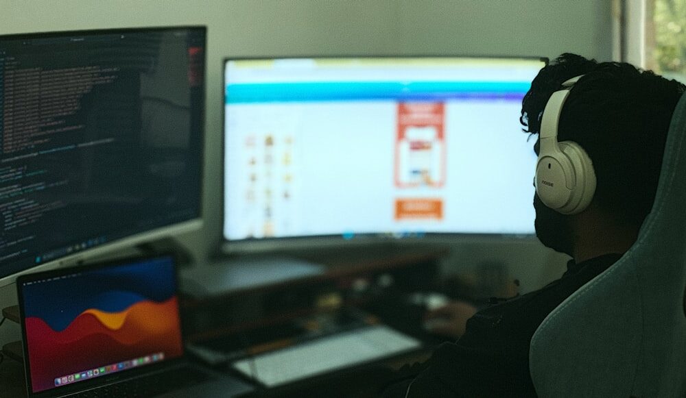 Jak wygląda pokój osoby pracującej w IT i co naprawdę zdradza