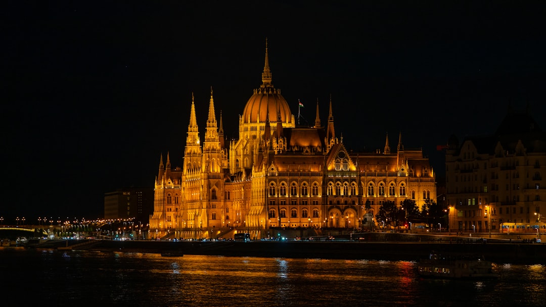 Miejsca, które nocą wyglądają lepiej niż za dnia